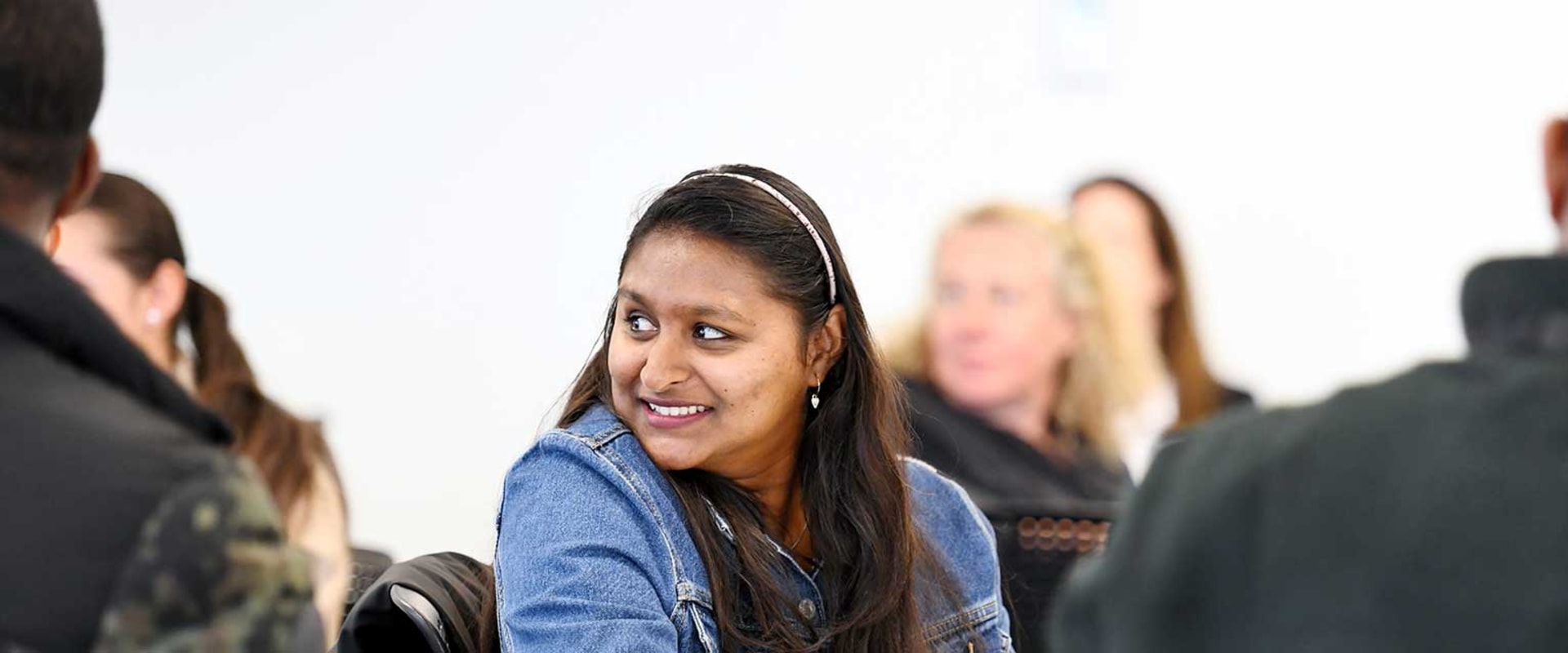 Using Visuals to Enhance Understanding: Tips and Techniques for Students in the UK